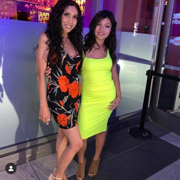 Meet your Poshers, Ana and Christina - Picture 2 of 8